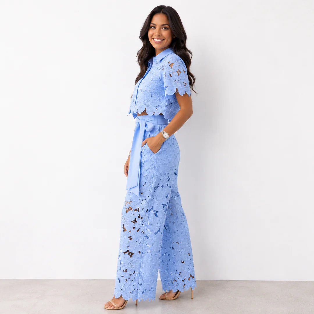 Amélie | Elegantes Lochspitzen-Set (Bluse & Hose)